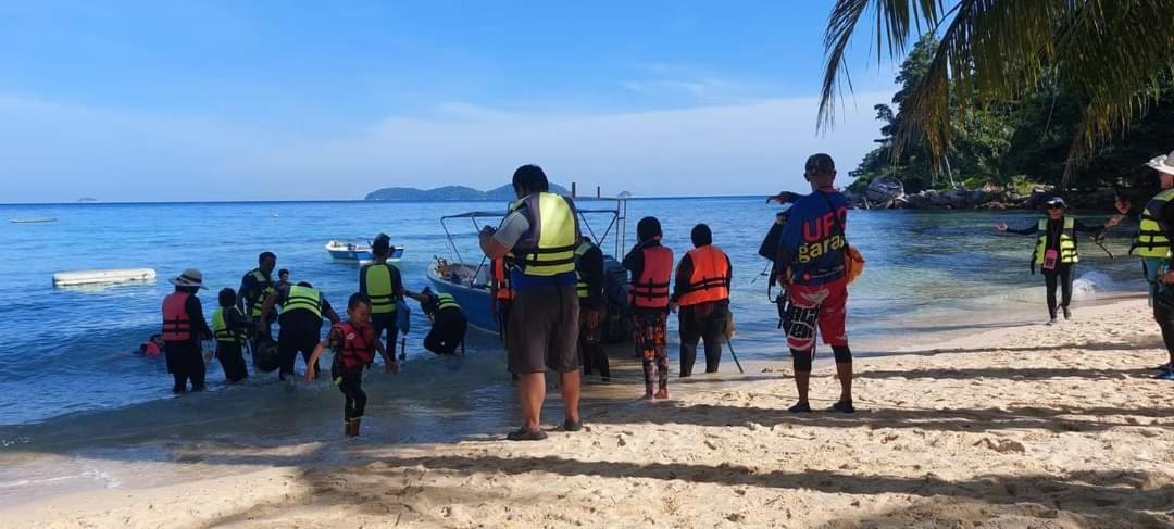 ホテル Ella'S Place Salang Tioman エクステリア 写真