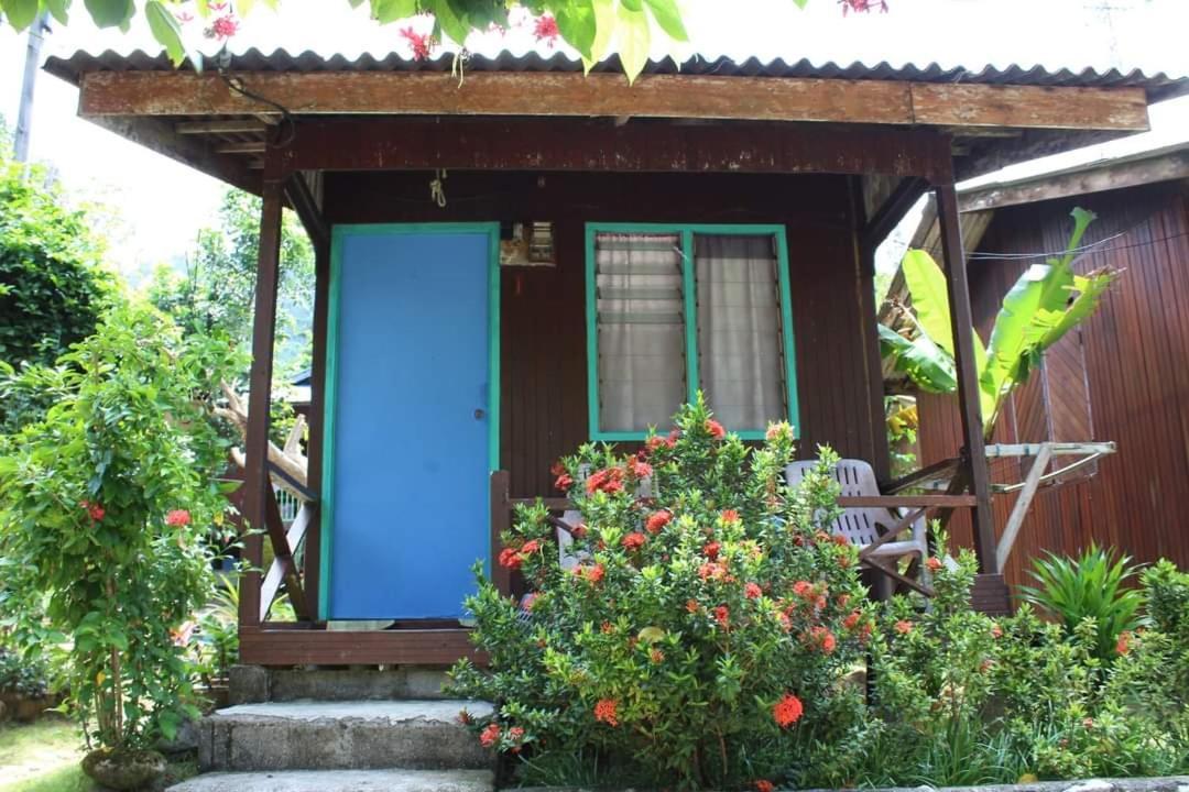 ホテル Ella'S Place Salang Tioman エクステリア 写真