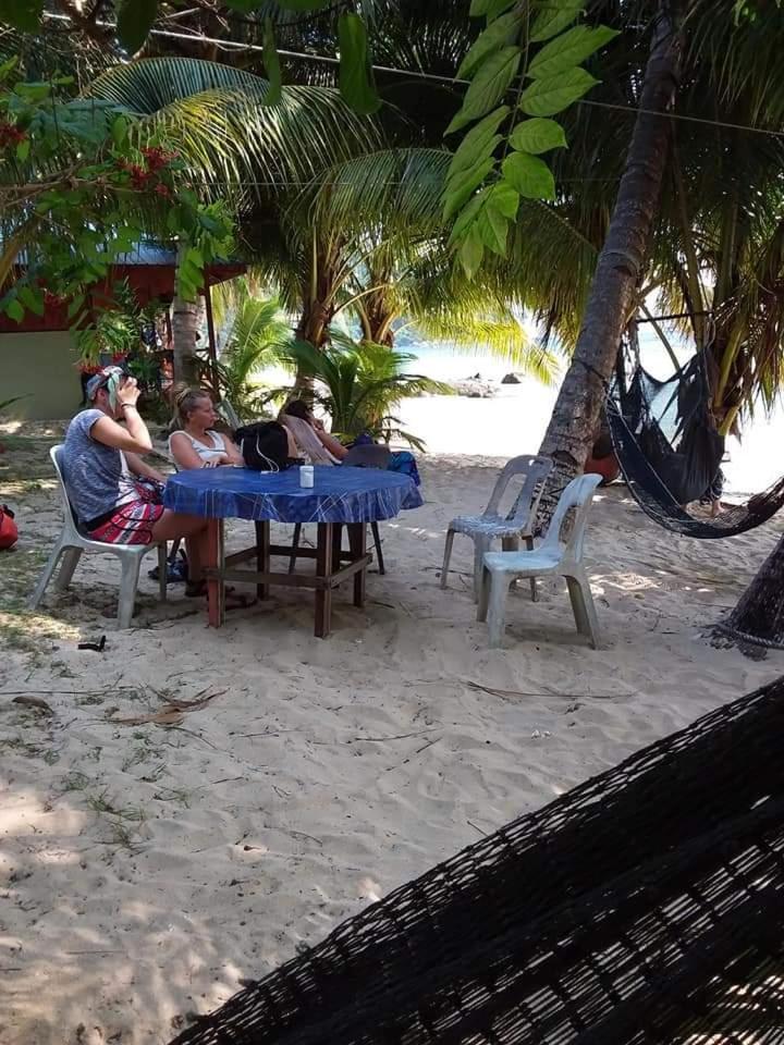 Ella'S Place Salang Tioman Kampong Ayer Batang エクステリア 写真