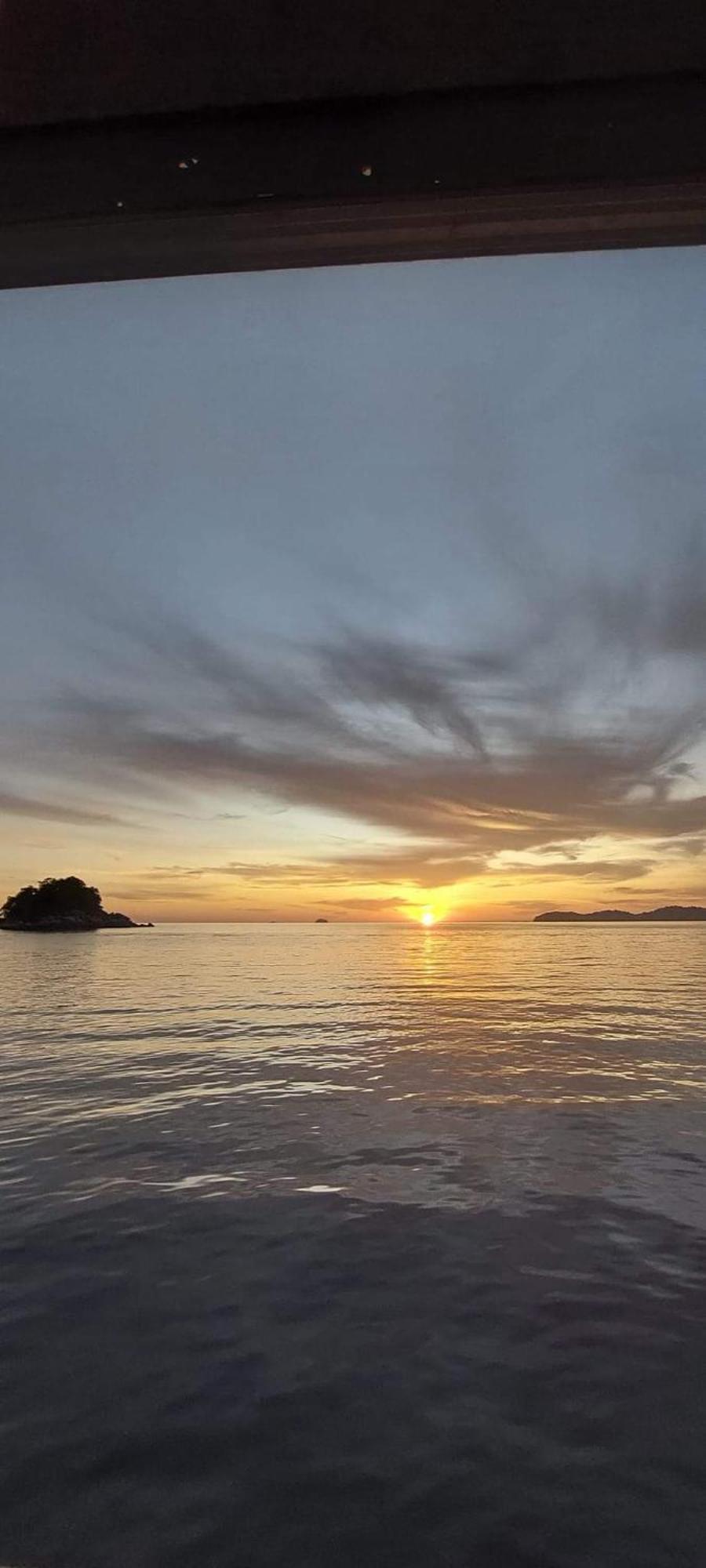 ホテル Ella'S Place Salang Tioman エクステリア 写真