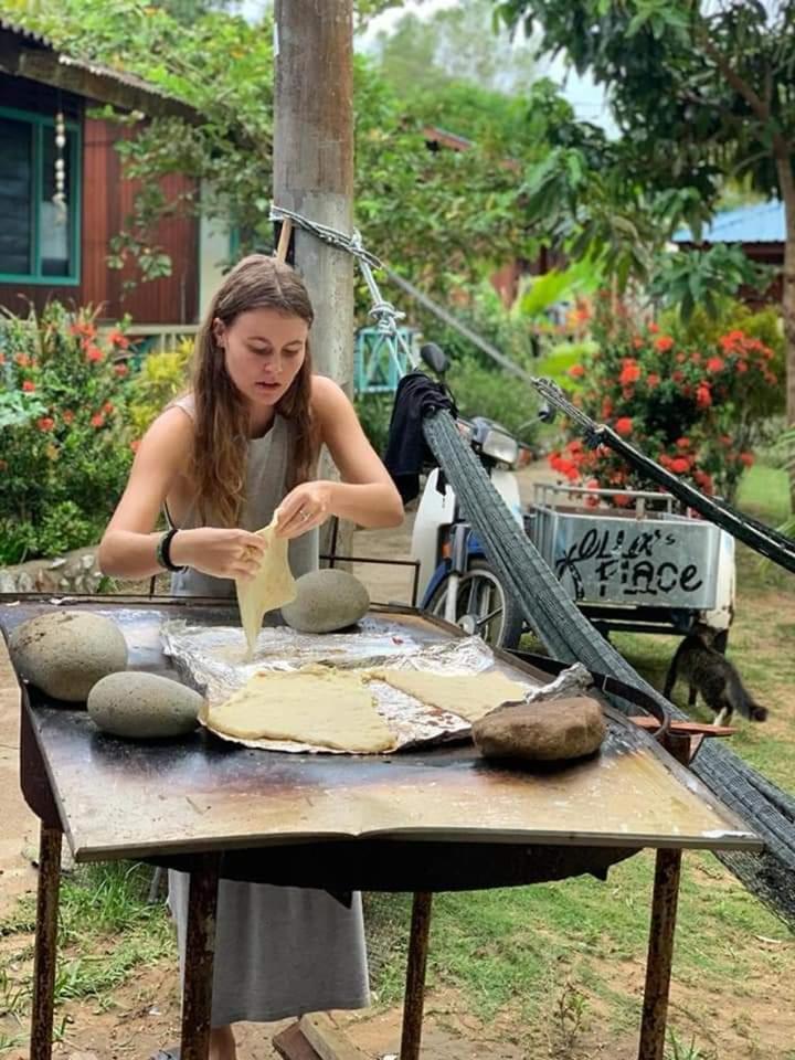 ホテル Ella'S Place Salang Tioman エクステリア 写真