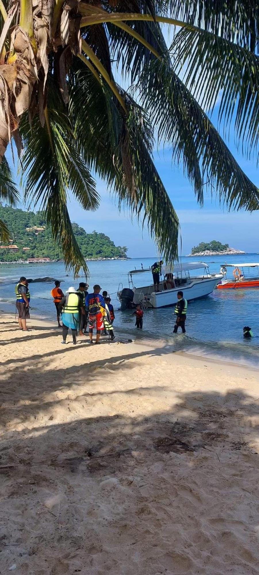 ホテル Ella'S Place Salang Tioman エクステリア 写真