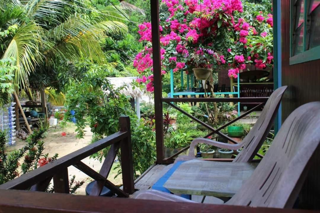 ホテル Ella'S Place Salang Tioman 部屋 写真