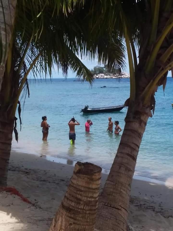 ホテル Ella'S Place Salang Tioman エクステリア 写真