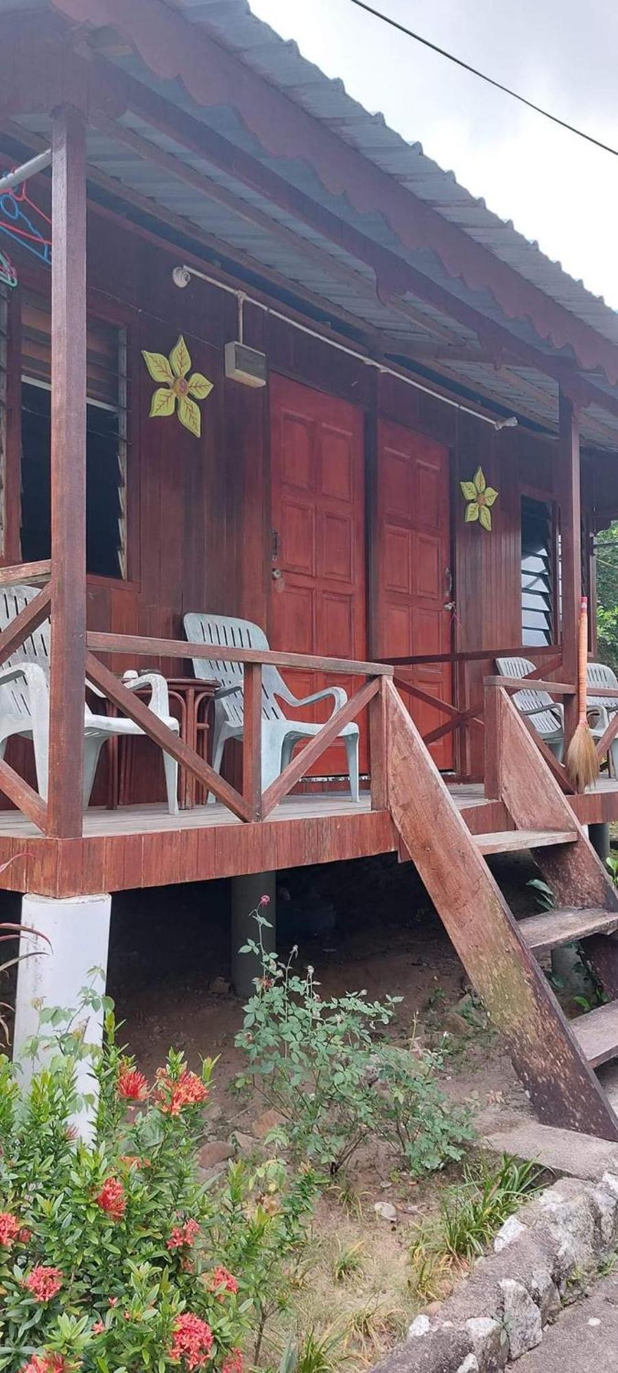 ホテル Ella'S Place Salang Tioman エクステリア 写真